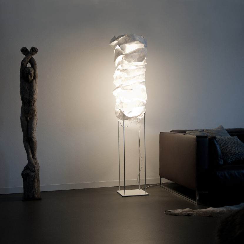 UNIKI Column Stehleuchte LichtRaumFunktion – Lichtskulptur in Säulenform