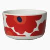 Diese 2.5 dl UNIKKO Schale von Marimekko ist aus Keramik und mit der typischen Mohnblume bedruckt. Ein tolles Accessoire für Ihre Küche.