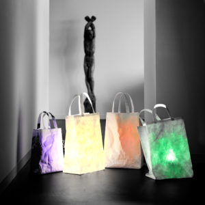 light bag tischleuchte lrf aus Textil von LichtRaumFunktion – erhältlich bei UNIKI in Uster