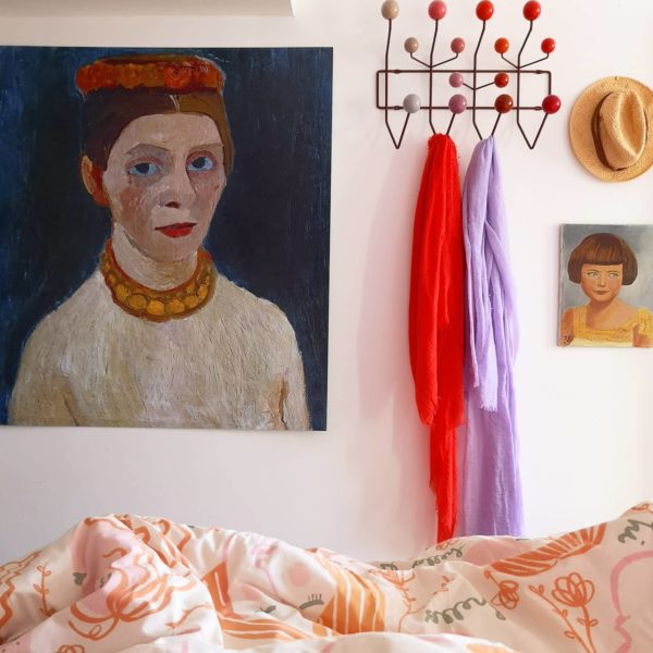Die in verschiedenen Farbzusammenstellungen erhältliche Garderobe «Hang it all» von Vitra soll Kinder dazu ermuntern «all ihre Sachen» daran aufzuhängen.