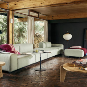 Dank seines modularen Aufbaus lassen sich die Grösse und die Form des Soft Modular Sofa zu den unterschiedlichsten Anforderungen wählen und anpassen.