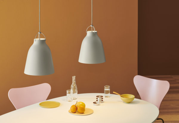 Entdecken Sie den Superellipse Tisch Fritz Hansen bei UNIKI in Uster. Zeitloses Design trifft auf Funktionalität – ideal für Wohn- und Arbeitsräume.