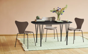 Entdecken Sie den Superellipse Tisch Fritz Hansen bei UNIKI in Uster. Zeitloses Design trifft auf Funktionalität – ideal für Wohn- und Arbeitsräume.