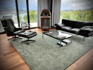 Die Teppiche von KRAMIS sind in jeder Grösse, Form und Farbe erhältlich. Naturfaserteppiche in höchstmöglicher Qualität und Langlebigkeit