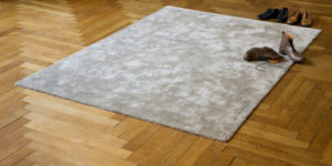 Die Teppiche von KRAMIS sind in jeder Grösse, Form und Farbe erhältlich. Naturfaserteppiche in höchstmöglicher Qualität und Langlebigkeit