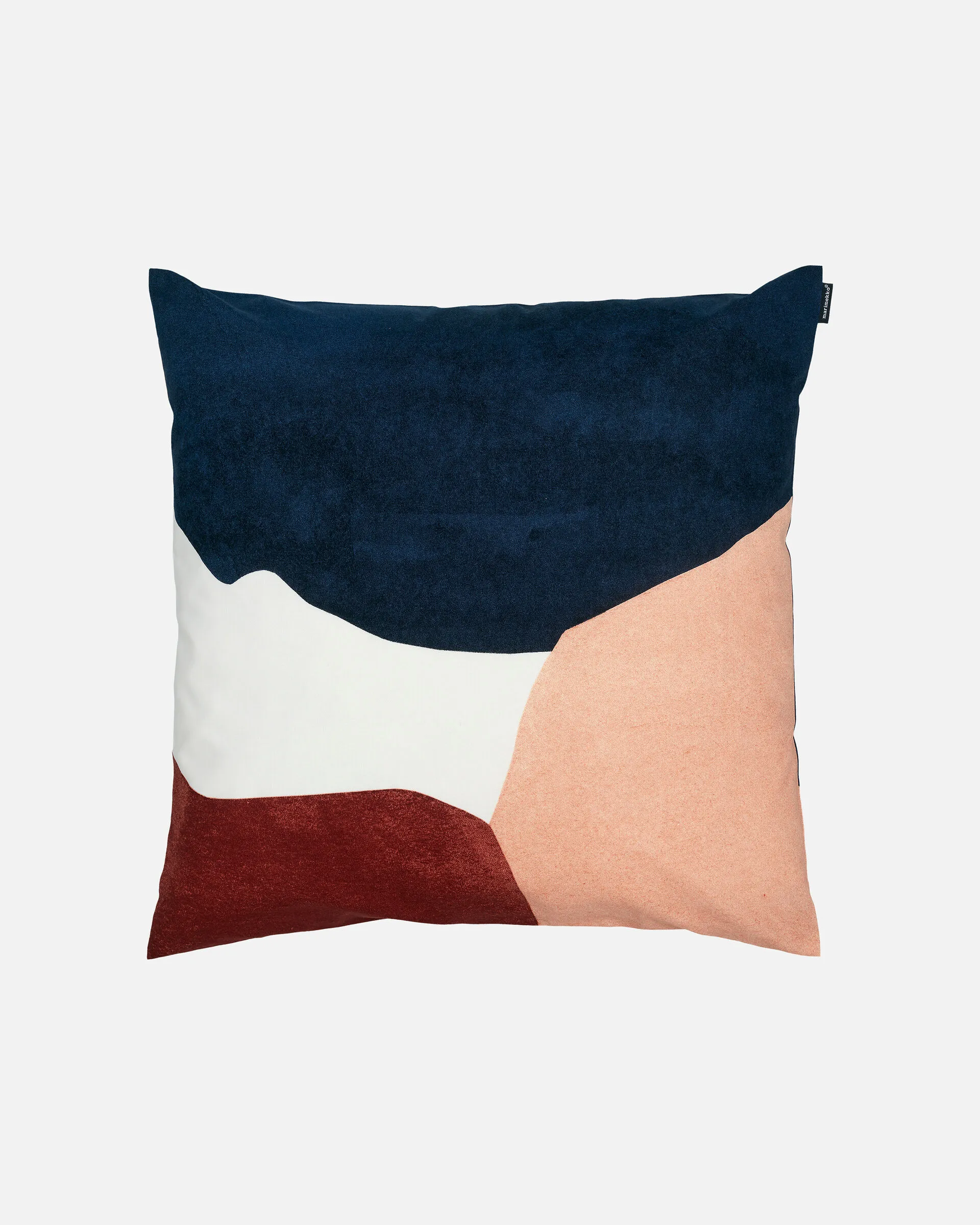 Der Kissenbezug PYYKKIPÄIVÄ von Marimekko hat eine Grösse von 50x50 cm und ist aus 100% Baumwolle gewebt. Bei Bedarf auch mit Innenkissen erhältlich.