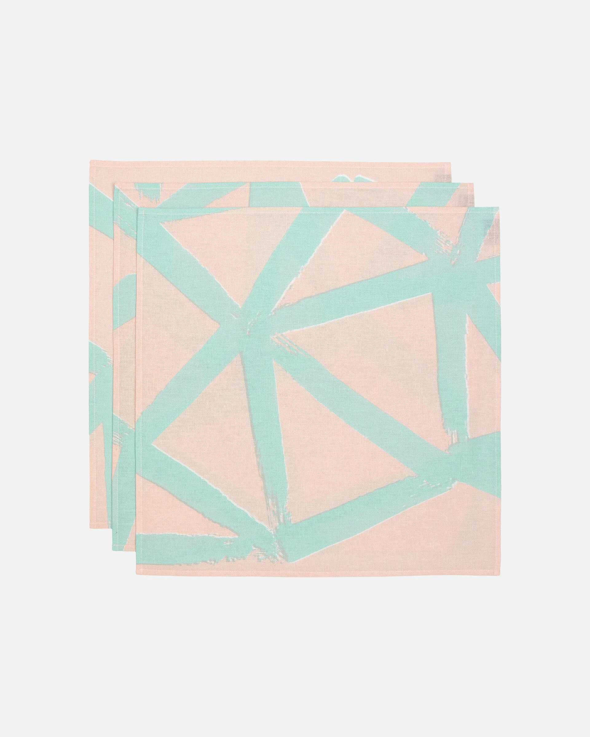 Dieses Servietten-Set enthält drei Ukkospilvi-Musterservietten, die aus einer Baumwoll-Leinen-Mischung hergestellt und in Helsinki bedruckt wurden.