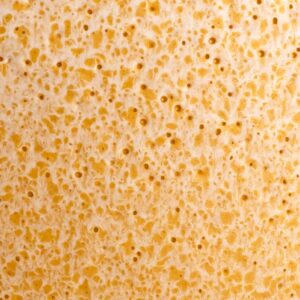 Die Crater-Vase ist von der Oberfläche der Sonne inspiriert und bietet eine wunderbare Gelegenheit, die Farben und Oberflächen der Natur in Ihr Inneres einzuladen