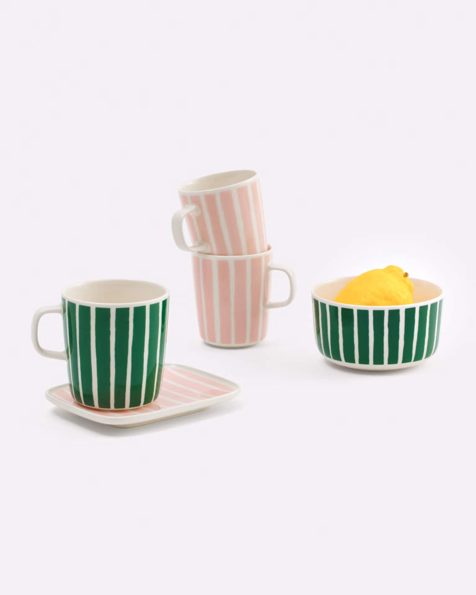 Marimekko Piccolo Tasse 4 dl mit grün-weissem Muster im Oiva-Design