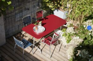 Haefeli Gartentisch rechteckig von Embru aus Metall für Garten und Terrasse