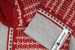 Wollsocken EKSHÄRAD RÖD – Frontansicht – UNIKI