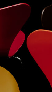 Series 7 Stuhl von Fritz Hansen in kräftiger Farbe