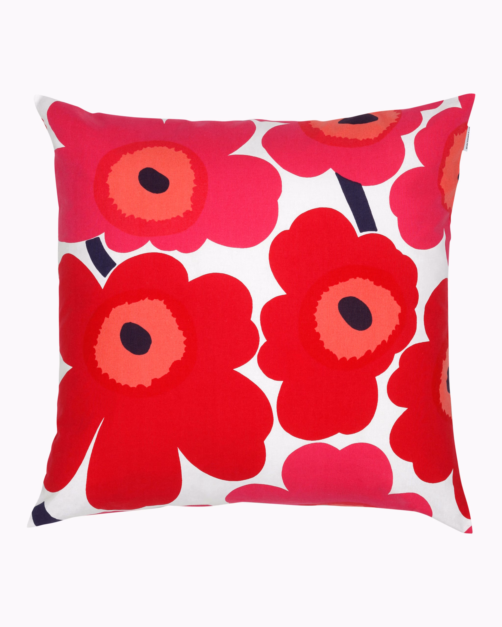 Marimekko Pieni Unikko Kissenbezug 50 × 50 cm aus Bio-Baumwolle im ikonischen Unikko-Muster in Weiss und Rot.