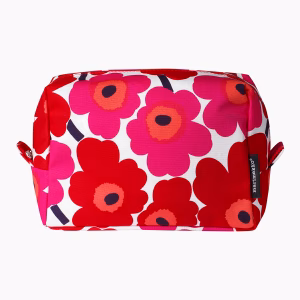 Marimekko Vilja Mini Unikko Kosmetikbeutel aus Baumwoll-Leinen-Mischgewebe mit ikonischem Mini-Unikko-Muster.