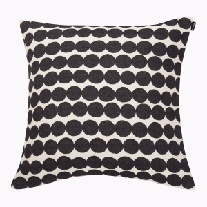 Marimekko Räsymatto Kissenbezug 50 × 50 cm aus hochwertigem Baumwoll-Leinen-Mischgewebe mit grafischem Punktemuster.