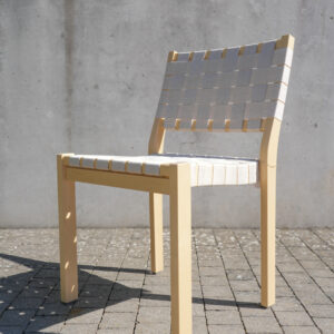 Artek Chair 611 von Alvar Aalto, Rahmen Birke natur lackiert, Outlet-Stück