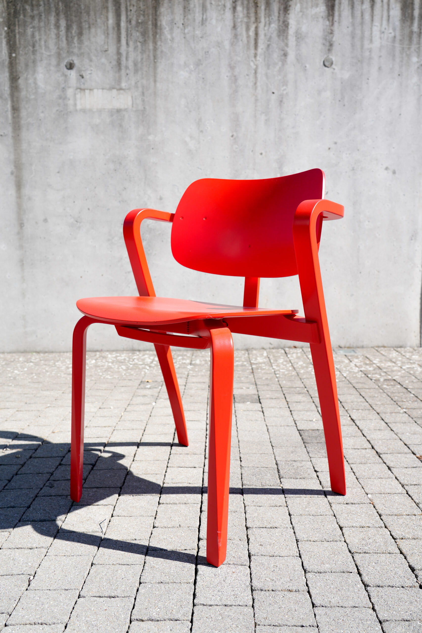 Artek Aslak Chair, rot lackiert, Outlet-Stück