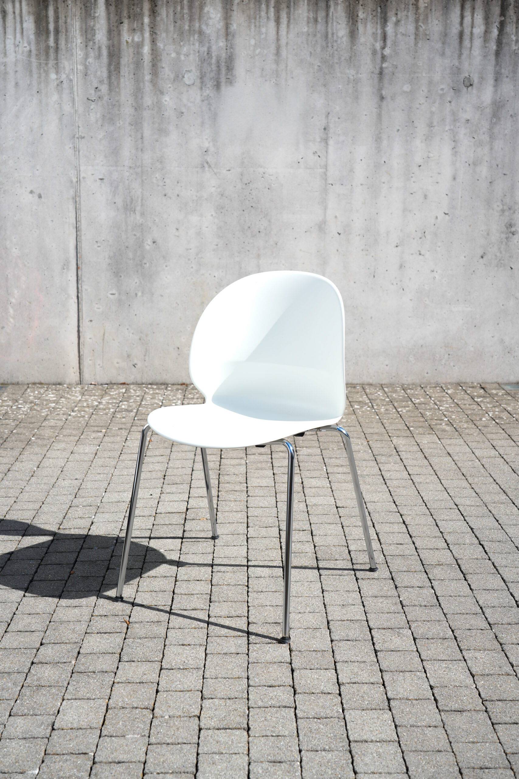 Fritz Hansen N02 Recycle Stuhl aus recyceltem Kunststoff weiss ohne Armstützen