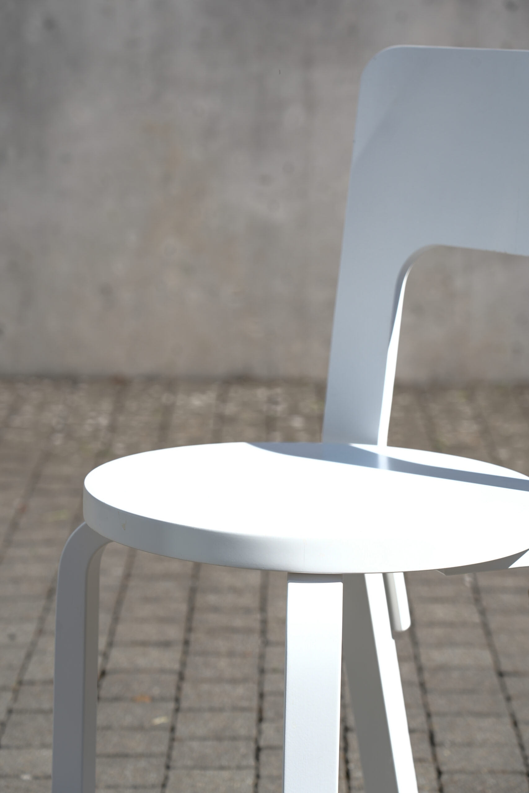 Artek Chair 66 von Alvar Aalto, weiss lackiert, Outlet-Stück