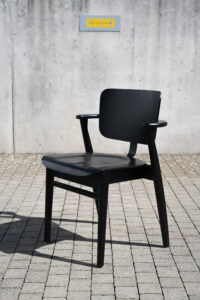 Artek Aslak Chair, schwarz lackiert, Outlet-Stück