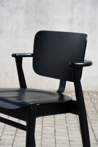 Artek Aslak Chair, schwarz lackiert, Outlet-Stück